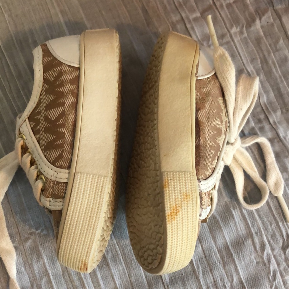 MICHAEL KORS girls toddler lace up sneakers size 5 tan signature logo - Picture 6 of 13